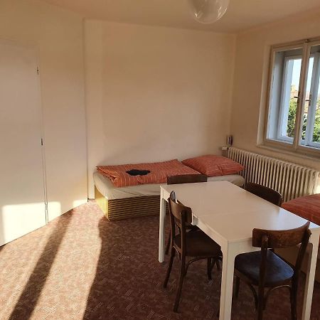 KEMP a stanování na faře Javorník Exterior foto