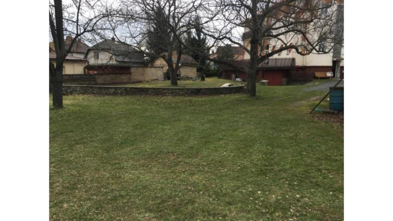 KEMP a stanování na faře Javorník Exterior foto