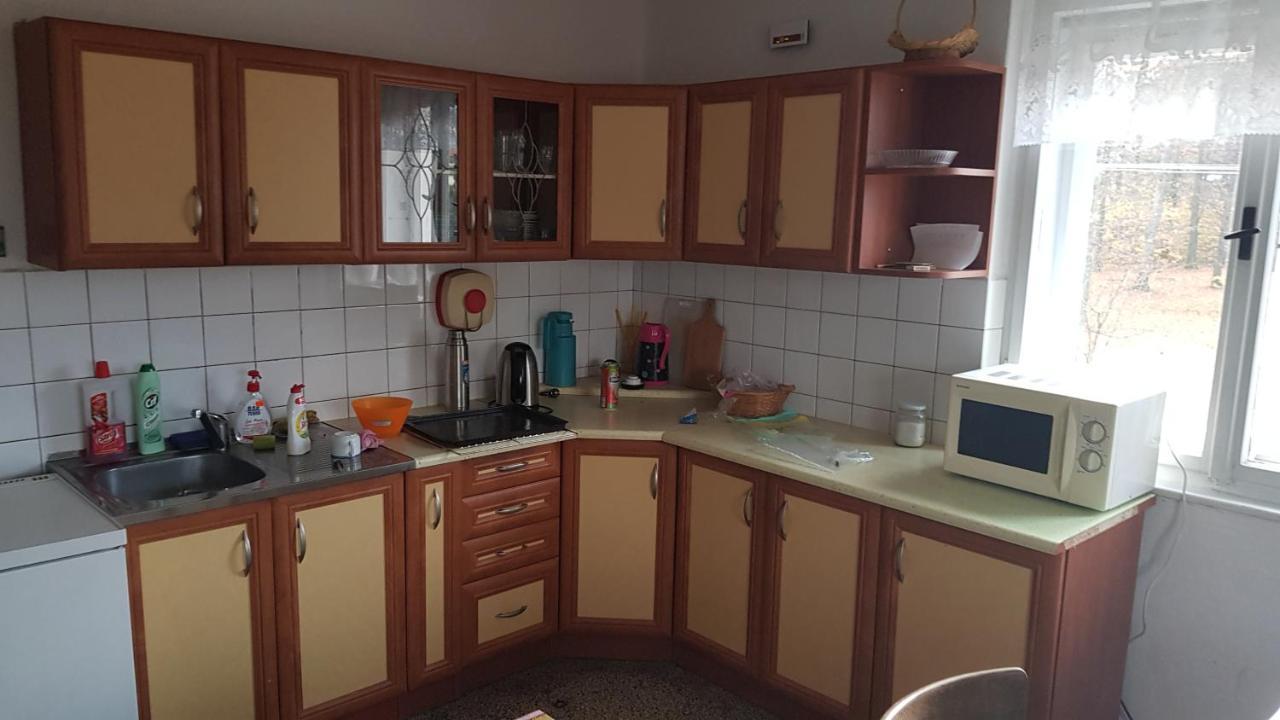 KEMP a stanování na faře Javorník Exterior foto