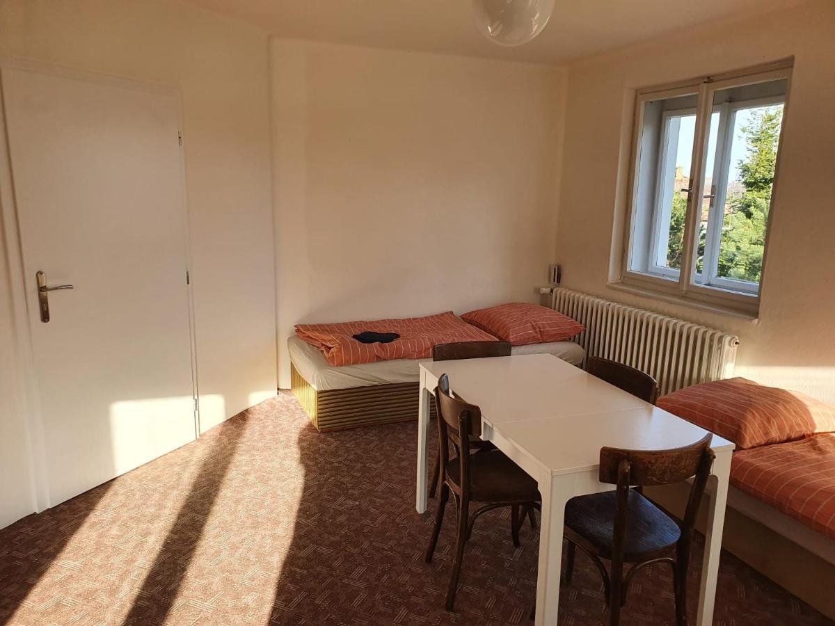 KEMP a stanování na faře Javorník Exterior foto